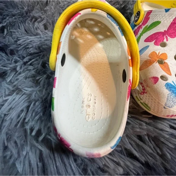 Girls Butterfly Crocs - Picture 4 of 7